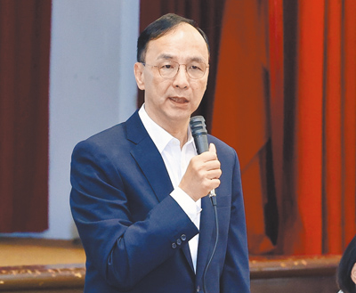 國民黨主席朱立倫表示,韓國瑜基於職責,邀請三黨再協商總預算,他對此贊成並支持,但是協商必須要面對問題、解決問題,而不是預設立場破壞協商結果。(陳俊吉攝) image