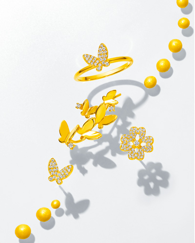 AHKAH blooming系列珠寶以蝴蝶、花朵為主題,3萬500元至6萬8100元。(AHKAH提供) AHKAH blooming系列珠寶以蝴蝶、花朵為主題,3萬500元至6萬8100元。(AHKAH提供)