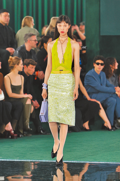 GUCCI 2025秋冬系列柔和過往創意總監們的風格。(GUCCI提供) GUCCI 2025秋冬系列柔和過往創意總監們的風格。(GUCCI提供)