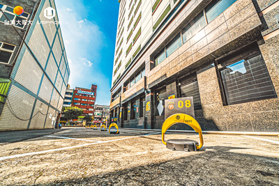 為了深化「Taiwan Mobility」策略,台灣大透過智慧科技與共享經濟,攜手USPACE推出「5G出行U智慧」與「共享停車月月省」雙重活動。即日起,凡申辦台灣大5G指定專案即享有USPACE訂閱制90天(見圖),多重專屬優惠包括USPACE智慧停車場9折。(台灣大提供) image