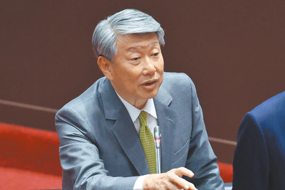 經濟部長郭智輝4日強調,擔心台積電變美積電「是多餘的」,並保證先進製程「明年不會」到美國生產。(姚志平攝) image