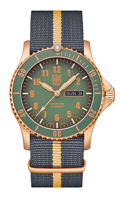 SOGO忠孝館新櫃Luminox Sport Timer Automatic Bronze青銅機械表,售價5萬8000元。(業者提供) image