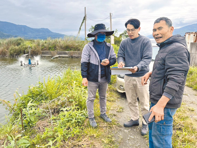 花蓮縣玉里鎮吳郭魚養殖魚塭因近日天氣溫差大發生寒害,縣府勘災後初估整體受害面積近4公頃,魚隻死亡率達20%,災損金額約200萬元。(花蓮縣政府提供/羅亦晽花蓮傳真) image