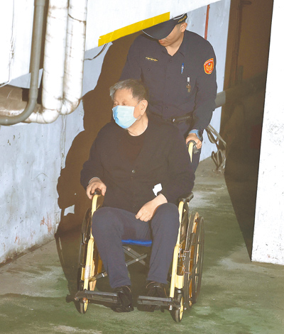 台北地院11日提訊在押被告威京集團主席沈慶京,沈慶京應訊表示,他少年雖不學好,但現已改變,並指檢察官查辦他就像明朝「錦衣衛」一樣,陷害柯文哲並入他於罪。(陳君瑋攝) image