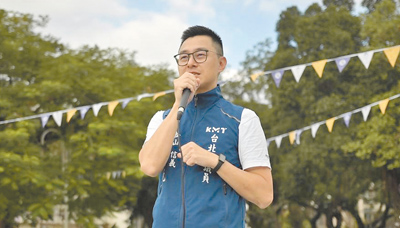 國民黨議員詹為元發現,北市預防失智者走失的個人衛星定位裝置申請率偏低,近3年總申請數僅134件,遠低於失智人口,申請率僅0.1%。(摘自詹為元臉書/丁上程台北傳真) image