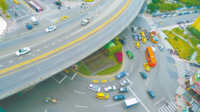 台北市羅斯福路、基隆路口的公館圓環存廢問題吵嚷已久,台北市長蔣萬安25日拍板拆除。(本報資料照片) image