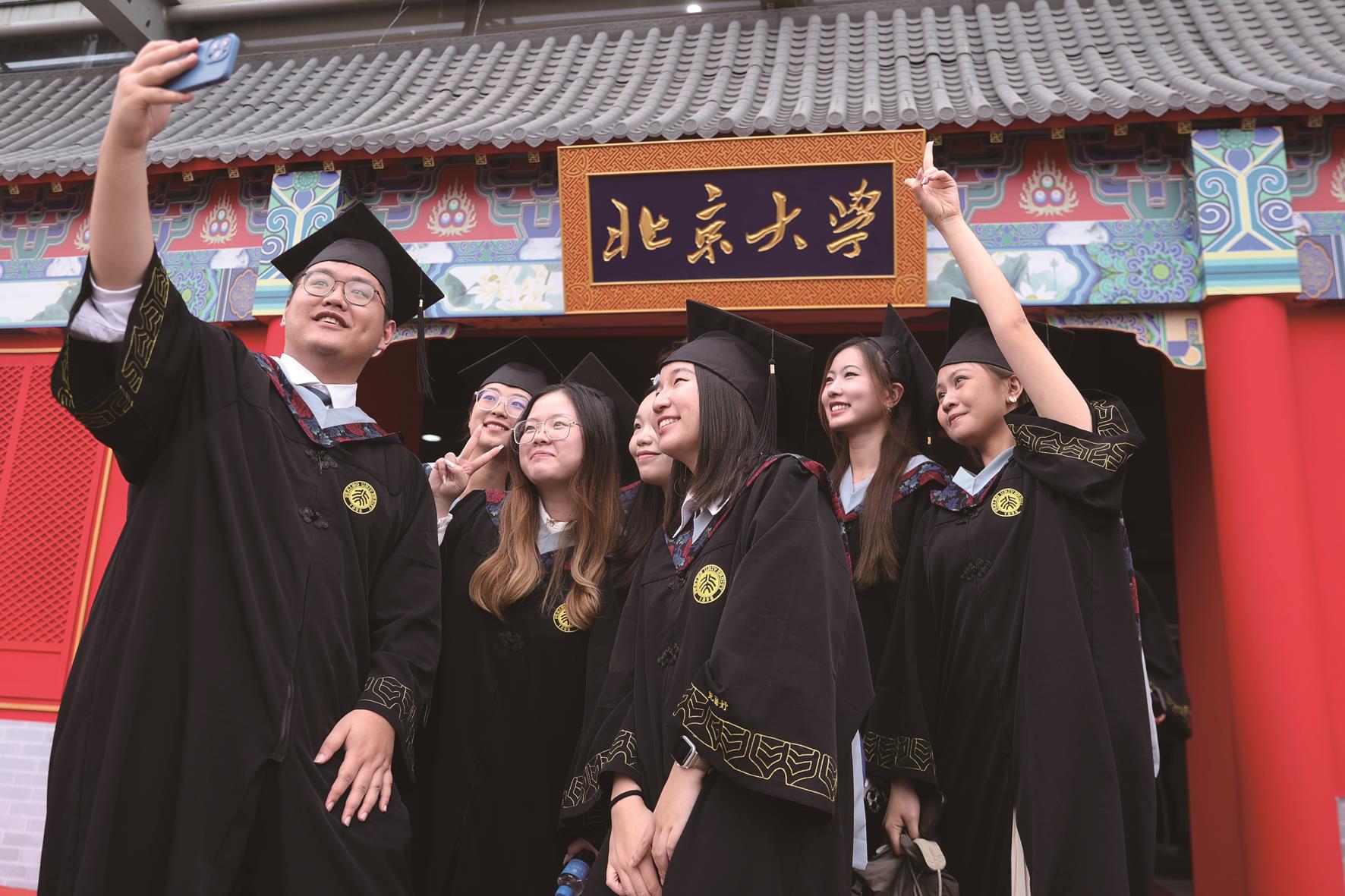 英國高等教育評鑑機構QS(Quacquarelli Symonds)近日發布世界大學學科排名,大陸獲得1230個學科排位,位列世界第三。(中新社) image