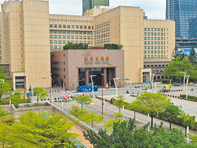 台北市去年代表性大型場地共舉辦超過530場演唱會,台北市政府設立「黃牛防治專案小組」,台北市文化局截至2日已依《文化創意產業發展法》裁罰86件黃牛案件,累計裁罰金額達2291萬7000元。(温予菱攝) image