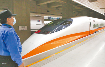 高鐵一列北上車次14日上午在通勤尖峰時間抵達板橋站後,列車門未打開又隨即開走,影響上百人行程。(本報資料照片) image