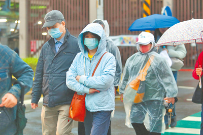 國家衛生研究院發現,當2日內氣溫驟升6至9度或超過16度,以及單日最高氣溫大於35℃,缺血性中風風險都會提高逾2倍;當2日內氣溫驟降14度以上,或是單日最低氣溫小於16℃,出血性中風風險皆上升超過2倍。(本報資料照片) image