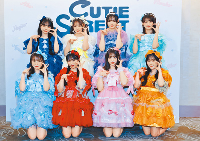 CUTIE STREET成員17日首度來台開唱,後排左起真鍋凪咲、古澤里紗、板倉可奈、増田彩乃,前排左起梅田miyu、佐野愛花、櫻庭遙花、川本笑瑠17日出席記者會。(陳俊吉攝) image