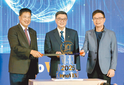 InnoVEX 2025開幕典禮20日登場,行政院長卓榮泰致詞時表示,政府將會積極投資發展AI產業,讓台灣在關鍵技術領域繼續保持領先。(范揚光攝) image