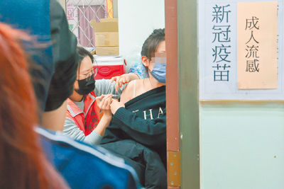 疾管署指出,上周新冠JN.1疫苗約1.7萬人接種,創3個月以來新高。(本報資料照片) image