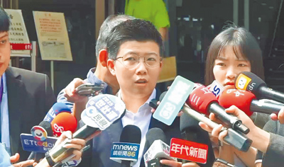 台北地院審理京華城案,20日傳喚台北市議員苗博雅作證,並勘驗她在2020、2021年兩段質詢影片。(陳志賢攝) image