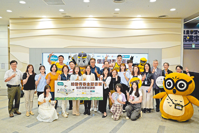 中信銀行與國資圖共同主辦的「閱讀全壘打」邁入第十年,全年度將贈送中信兄弟及中信特攻總計17,500張主場門票。(國資圖提供) image