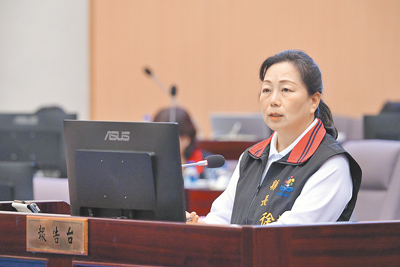 花蓮縣府表示,國發會已同意以花東基金補貼台鐵漲幅,但金額及機制待國發會定案。圖為花蓮縣長徐榛蔚。(王志偉攝) image