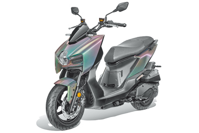 SYM新世代跑旅MMBCU(曼巴綠車色)以現代科技結合人體工學,呈現最舒適的騎乘黃金比例。(SYM提供) SYM新世代跑旅MMBCU(曼巴綠車色)以現代科技結合人體工學,呈現最舒適的騎乘黃金比例。(SYM提供)