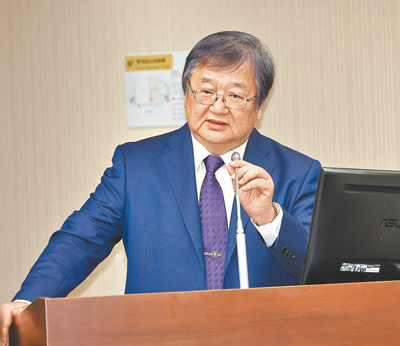 立法院衛環委員會9日審議《全民健康保險資料管理條例》草案,力拚在2個月內三讀。圖為衛福部長邱泰源。(劉宗龍攝) image