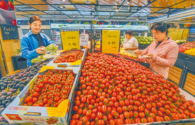 大陸5月CPI表現仍維持衰退0.1%,而PPI年減幅3.3%,更創下近22個月最大跌幅。圖為河北省遵化市一家超市。(新華社) image