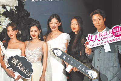 拐拐(左起)、王思佳、王心恬、吳速玲、卞慶華9日替選秀活動站台。(謝采恩攝) image