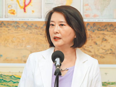 針對台北市議員王欣儀社群小編林岳龍疑涉違反《國安法》,立委王鴻薇(見圖)表示,林任職期間工作內容單純、並無異樣,已離職1年半「如有涉案,支持檢調偵辦。」(郭吉銓攝) 針對台北市議員王欣儀社群小編林岳龍疑涉違反《國安法》,立委王鴻薇(見圖)表示,林任職期間工作內容單純、並無異樣,已離職1年半「如有涉案,支持檢調偵辦。」(郭吉銓攝)