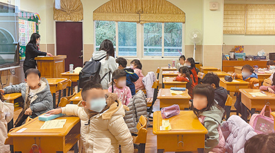 私立小學想入學需經過考試,並有一定門檻,雖然學費不少,但家長認為學校管理較為嚴格,花錢也要讓孩子讀。(讀者提供/賴佑維桃園傳真) image