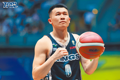 李愷諺21日單場投進5顆三分球,拿18分、5籃板及3助攻。(TPBL提供) image