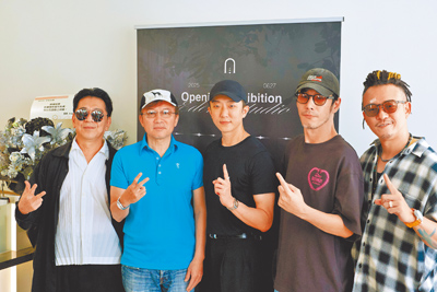 《角頭》系列電影演員前來替刺青店站台,左起高捷、孫鵬、張懷秋、黃騰浩、白吉勝(阿Ben)。(伊甸紋藝提供) image