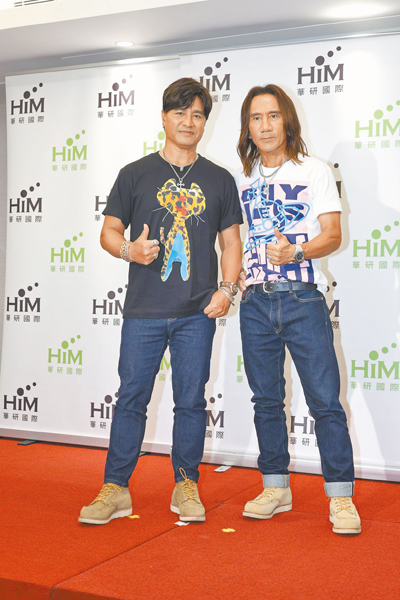 動力火車暌違20年再度獲得金曲肯定,尤秋興(左)、顏志琳28日晚間一同出席慶功宴分享心路歷程。(謝采恩攝) image
