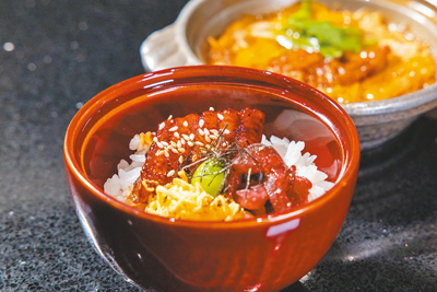 平日晚餐、假日午晚餐供應的「鰻丼」是最具傳統韻味的經典日式鰻魚料理。(饗賓集團提供) image