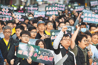 重機騎士期盼能上國道,但根據交通部高公局調查,仍有6成民眾反對。(本報資料照片 image
