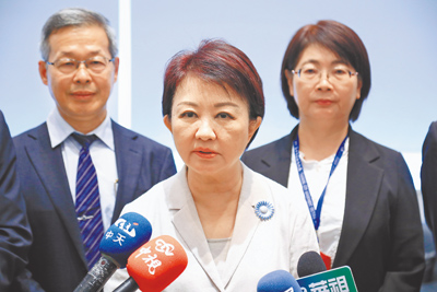 台中市長盧秀燕4日沉痛表示,詐騙已是國安問題,中央、地方應該花更多心血防詐。(陳淑娥攝) image