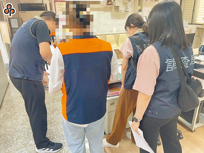 詐團首腦蔡尚岳和律師蔡鴻燊與新北市多名里長籌組土地詐騙集團,盜領無人認領的獨居老人或往生者遺產,詐取1億4千萬多元。(法務部調查局提供/林偉信台北傳真) image