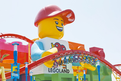 上海樂高樂園5日正式開園,是中國首座樂高樂園,占地31.8萬平方公尺,擁有8大主題區,以及由超過8500萬塊樂高積木搭建而成的數千個樂高模型。(新華社) image