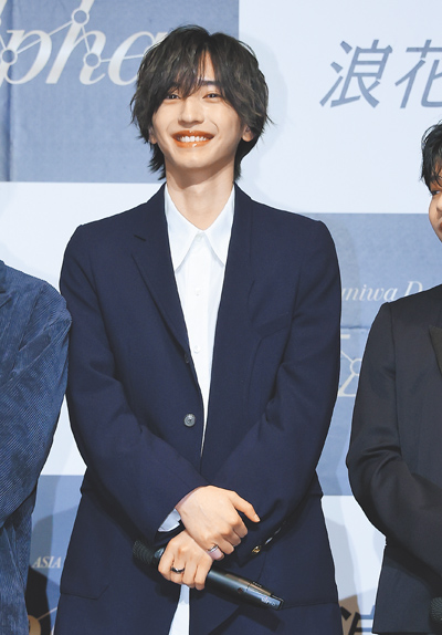 近日與阿部寬合作演出《新聞主播》的道枝駿佑,佩戴TASAKI的chants系列珠寶登上FIGARO時尚雜誌封面。(本報資料照/陳俊吉攝) image