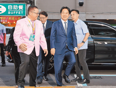 罷免投票剩不到20天,賴清德總統(右二)啟動的「團結國家十講」喊暫停,下次開講日期將再公布。(本報資料照片) image