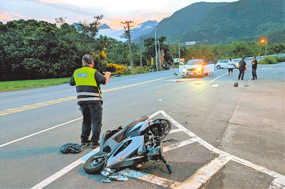 東華大學21歲許姓女學生7日傍晚打工結束,騎機車行經花蓮縣鳳林鎮林榮路時,在T字路口不慎與23歲開車的吳姓女子發生碰撞後,頭部受創嚴重不治。(民眾提供/羅亦晽花蓮傳真) image