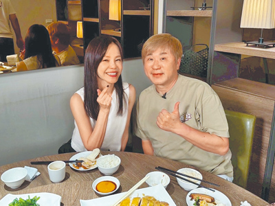 胡瓜(右)與彭佳慧分析男女思維不同。(《下面一位》提供) image