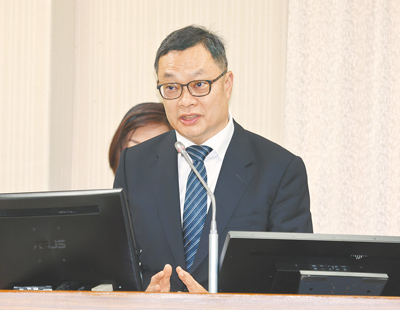 針對台美對等關稅談判議題,外交部次長陳明祺16日表示,會持續與美方談判。(姚志平攝) image
