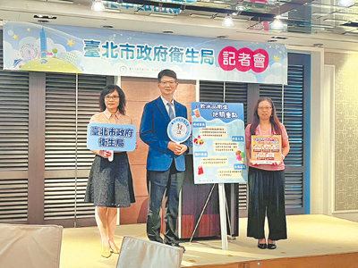 台北市衛生局21日公布最新飲冰品抽驗結果,共計抽驗118件,有18件不符合食品中微生物衛生標準,經複查仍有4件不合格。(胡雅涵攝) image