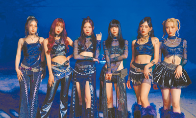 女團紫月光21日宣布改名「SOLO MOON」,成員有BLING(左起)、YIA、XIU、BRENDA、KILA、YUKI。(本質娛樂提供) image