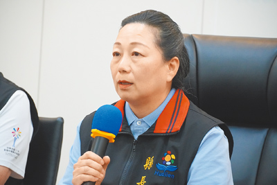 花蓮縣長徐榛蔚23日出面嚴正駁斥和碩董事長童子賢稱縣府恐嚇受贈單位的說法,強調她若有下令,馬上辭職,沒有則要求童24小時內公開道歉。(羅亦晽攝) image