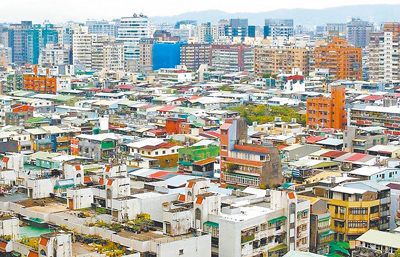 台北市政府市政會議通過「台北市違章建築強制拆除收費標準」修正案,提高最低收費門檻與單價標準,對應收費單價全面調漲35%。(本報資料照片) image
