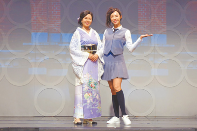 吳怡霈(左)、康茵茵25日出席台語舞台劇《西門町一番地》彩排記者會。(全民大劇團提供) image