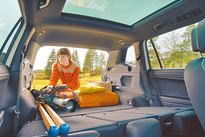 台灣福斯「七月七人座休旅限定入主禮遇」針對VW Tiguan Allspace指定車型限時優惠價自129.8萬元起,最高現金優惠超過40萬。Tiguan Allspace為5+2人座運動休旅車,結合靈活機能,行李廂容量最高可擴充至1775L(見圖),全車系搭載2.0 TSI渦輪增壓引擎與4MOTION智慧四驅系統,頂級車款最大輸出可達245ps/37.7kgm,330 TSI Elegance Premium車型以上升級Travel Assist智慧車陣穿梭系統與Harman Kardon頂級環繞音響。(台灣福斯提供) image