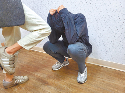 精神科醫師提醒民眾留意控制欲、情緒起伏大、缺乏同理心等警訊。交往時應設立界線,不夠了解時,別急著同居或發展過於深入的關係,給自己足夠的時間。(林周義攝) image