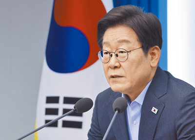 美國總統川普12日將與韓國總統李在明舉行首次領袖會談。(美聯社) image