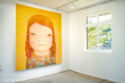 奈良美智「跟著朦朧潮濕的一天去金瓜石」在半開放式的空間展出。(文總提供) image