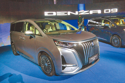 大陸電動車龍頭比亞迪擬以泰國「騰勢」品牌繞道登台,經濟部5日明確表態將修法嚴堵。
(新華社) image
