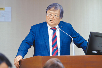 近3年違反保護令件數成長逾3成,立委建議應設家暴犯「電子監控」,建立被害預警機制,司法院、警政署等部會皆表支持,衛福部長邱泰源承諾1個月內開會研議修法。(黃世麒攝) image